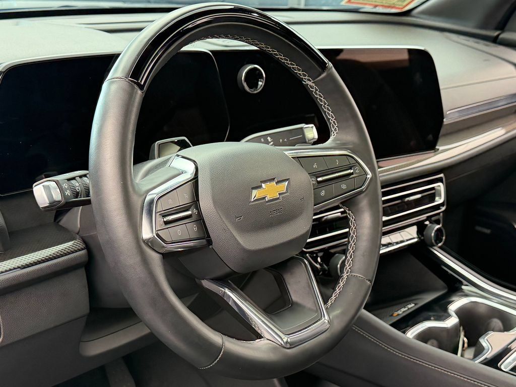 Used 2025 Chevrolet Traverse High Country FWD image 64