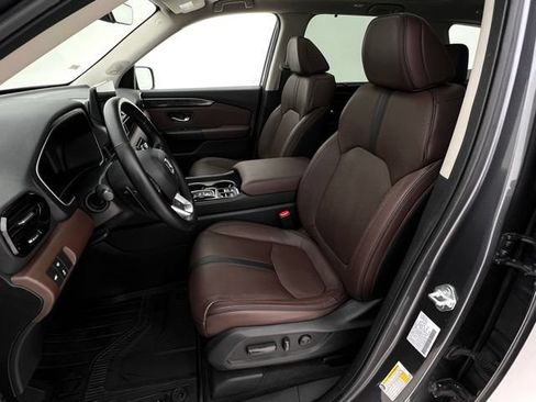 Used 2023 Honda Pilot Elite image 13