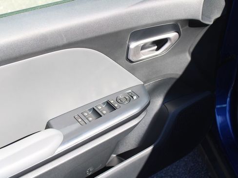 New 2025 Kia K4 LXS image 18