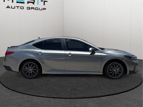 Used 2025 Toyota Camry SE FWD image 10