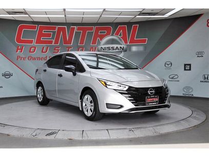 Used 2025 Nissan Versa S w/ Trunk Package