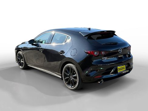 New 2026 MAZDA MAZDA3 Hatchback w/Premium Plus Pkg image 3