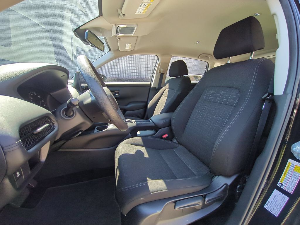 Used 2025 Honda HR-V LX image 24