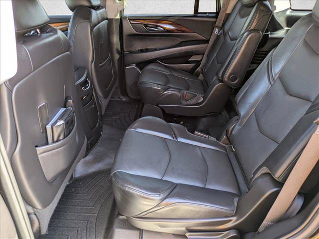 Used 2015 Cadillac Escalade Luxury AWD/4WD image 27