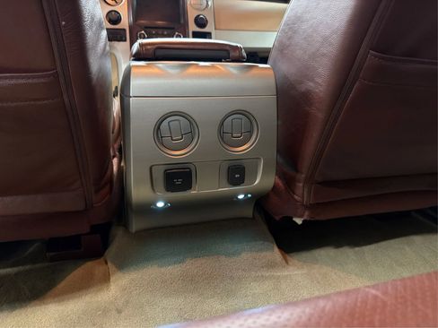 Used 2014 Ford F150 King Ranch w/ King Ranch Luxury Package image 31