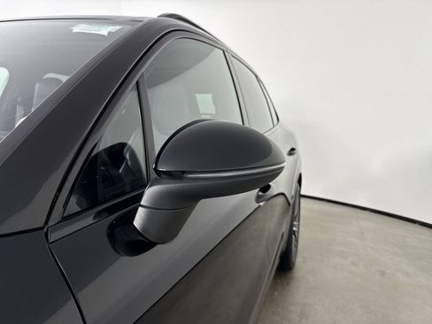 Certified 2023 Porsche Cayenne Platinum Edition AWD/4WD image 12