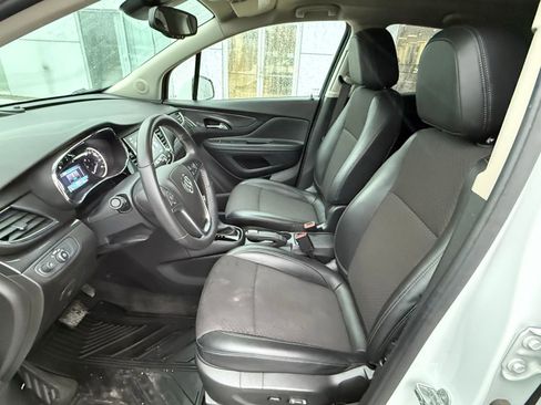Used 2021 Buick Encore Preferred image 12