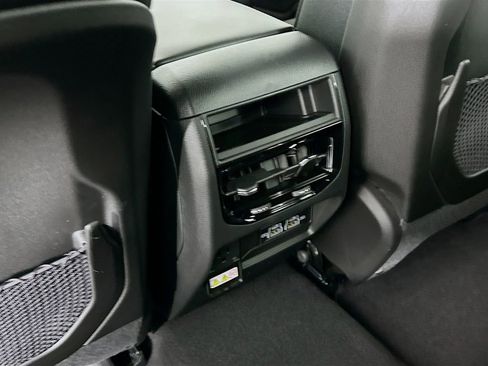 New 2025 Jeep Grand Cherokee Altitude image 33