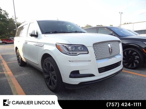 Used 2023 Lincoln Navigator Reserve AWD/4WD image 1