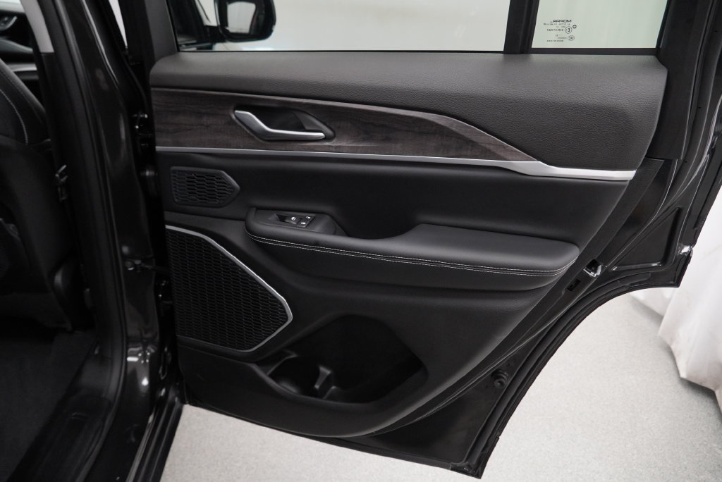 Certified 2023 Jeep Grand Cherokee 4WD 4xe image 40