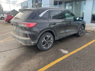 Used 2021 Ford Escape SE video 2