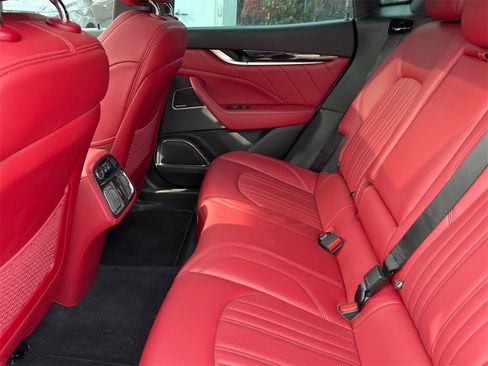 Used 2023 Maserati Levante Modena image 31