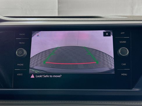 Used 2024 Volkswagen Taos SE image 22