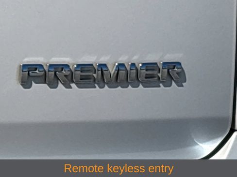 Used 2023 Chevrolet Traverse Premier FWD image 16