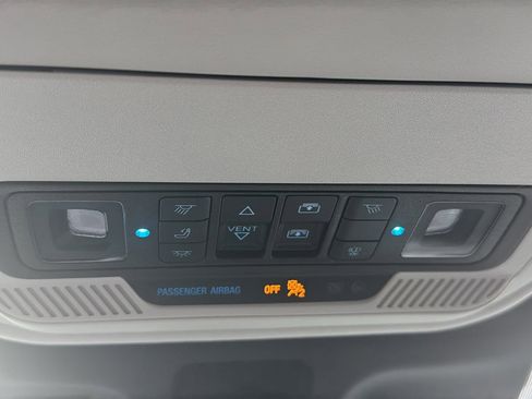 Used 2025 Ford Expedition Active image 24