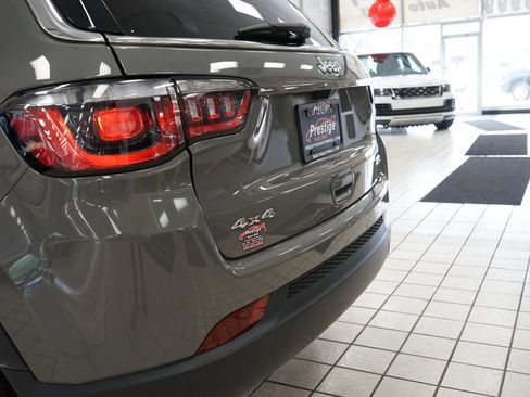 Used 2023 Jeep Compass Latitude AWD/4WD image 14