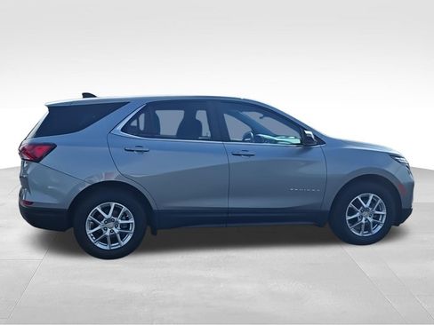 Used 2024 Chevrolet Equinox LT FWD image 9