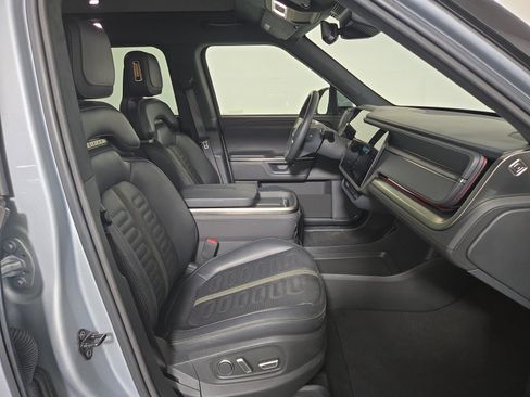 Used 2025 Rivian R1S Adventure AWD/4WD image 24