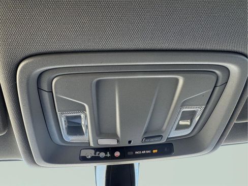 Used 2022 Chevrolet Silverado 1500 Custom image 25