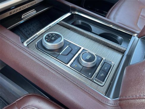 Used 2023 Ford Expedition Limited image 21