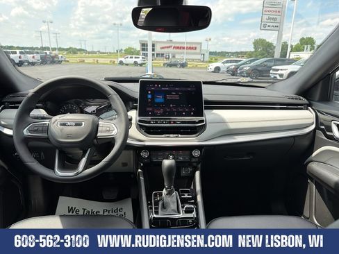 Used 2025 Jeep Compass Limited AWD/4WD image 12
