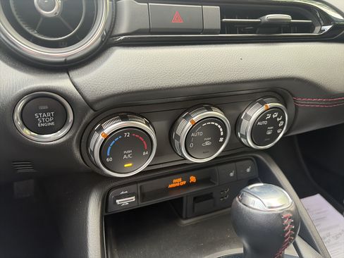 Used 2019 MAZDA MX-5 Miata RF Grand Touring RWD image 31