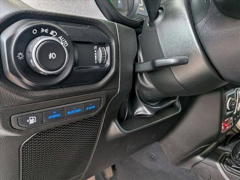 Used 2024 Jeep Wrangler Willys image 16