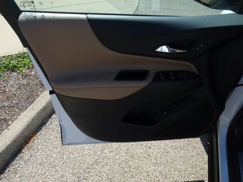 Used 2024 Chevrolet Equinox Premier FWD image 14