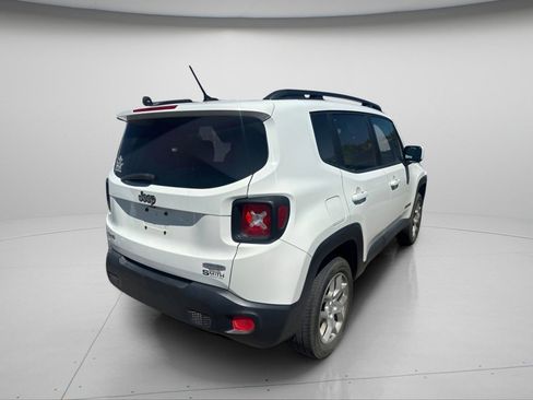 Used 2017 Jeep Renegade Latitude AWD/4WD image 8