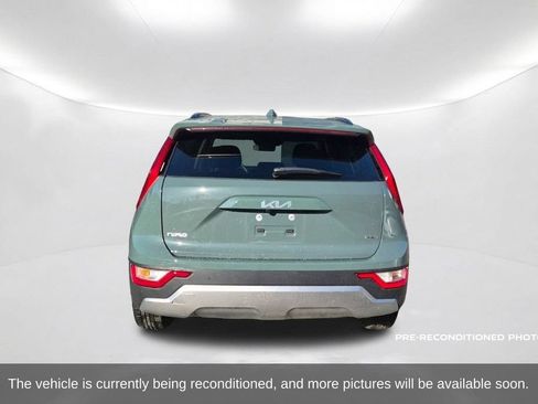 Used 2025 Kia Niro EX FWD image 7