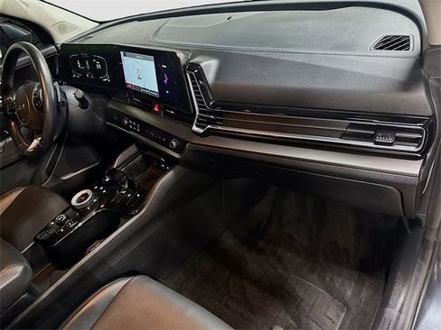 Used 2023 Kia Sportage EX image 32