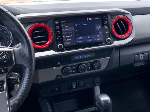 Used 2021 Toyota Tacoma SR5 RWD image 7