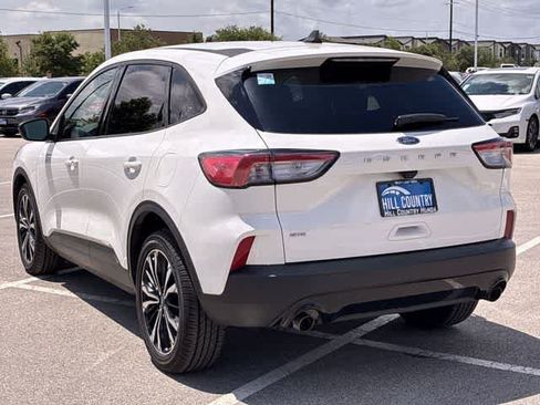 Used 2022 Ford Escape SE w/ SE Sport Appearance Package FWD image 4
