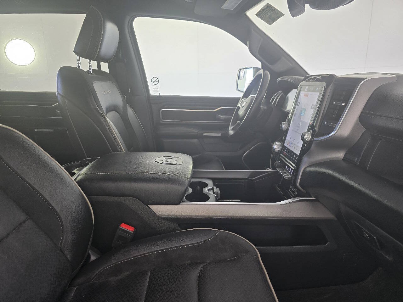 Used 2023 RAM 1500 Laramie AWD/4WD image 18