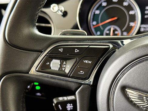 Used 2019 Bentley Bentayga image 23