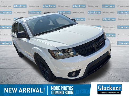 Used 2019 Dodge Journey SE w/ Connectivity Group FWD image 1