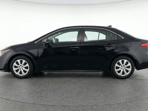 Used 2025 Toyota Corolla LE FWD image 5