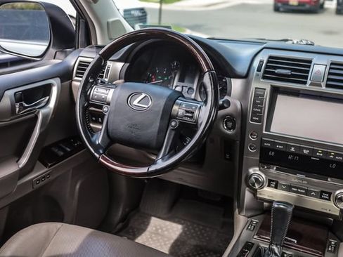 Used 2018 Lexus GX 460 Premium AWD/4WD image 37