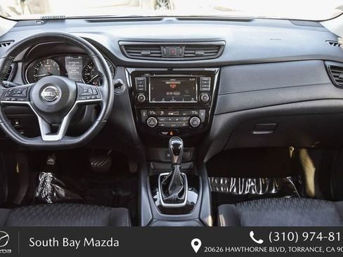 Used 2018 Nissan Rogue SV image 12