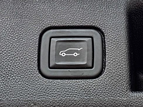 Used 2024 Chevrolet Equinox LT image 36