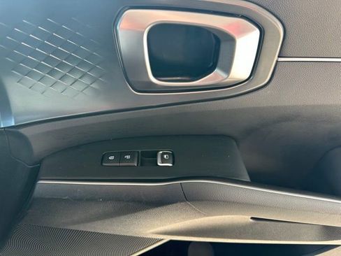 Used 2023 Kia Sorento EX image 17