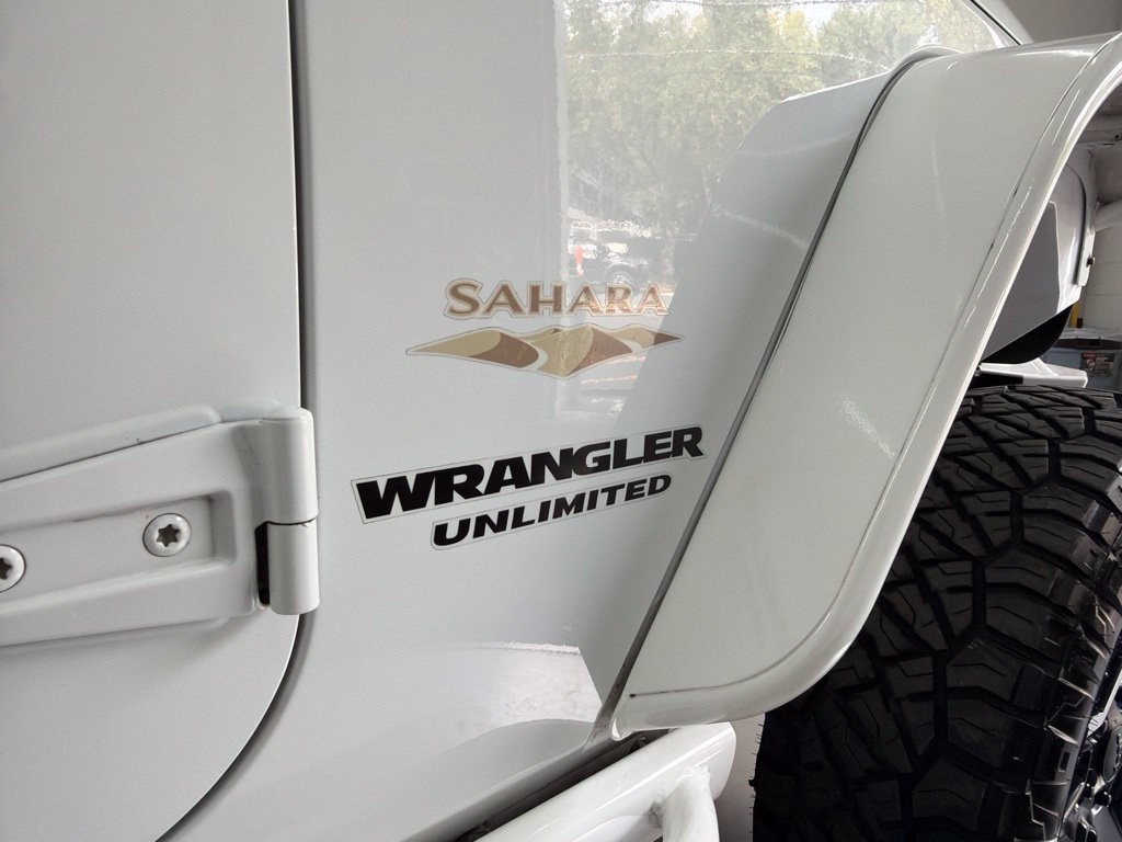 Used 2015 Jeep Wrangler Unlimited Sahara w/ Connectivity Group AWD/4WD image 14