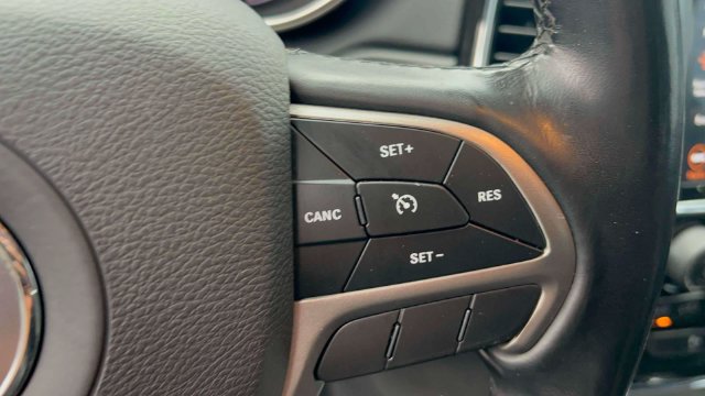 Used 2021 Jeep Grand Cherokee Limited AWD/4WD image 25
