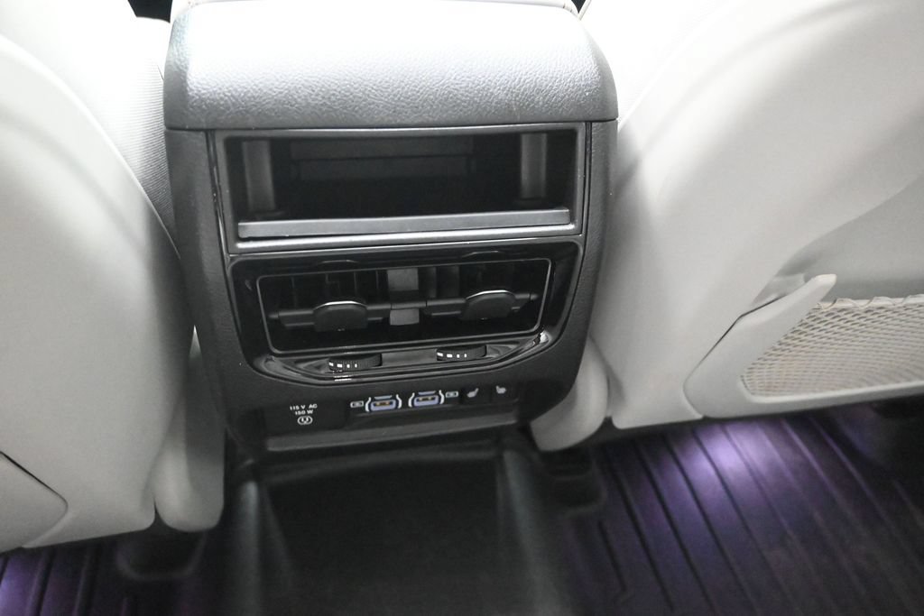 Used 2023 Jeep Grand Cherokee Overland RWD image 18