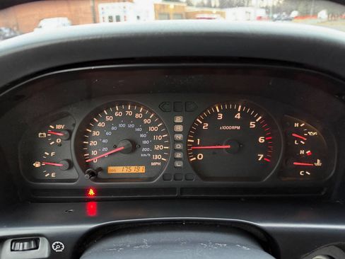 Used 2001 Toyota Land Cruiser image 30