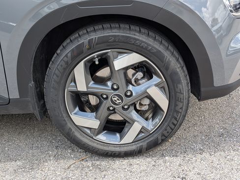 Used 2023 Hyundai Venue SEL FWD image 11
