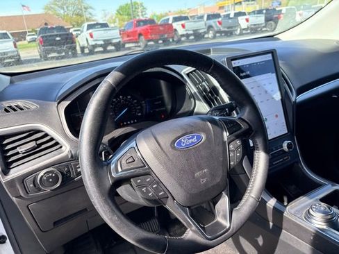 Used 2022 Ford Edge SEL w/ Convenience Package AWD/4WD image 3
