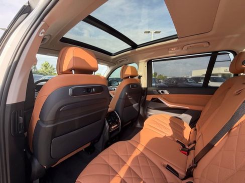 Certified 2025 BMW X7 xDrive40i w/ Premium Package AWD/4WD image 18