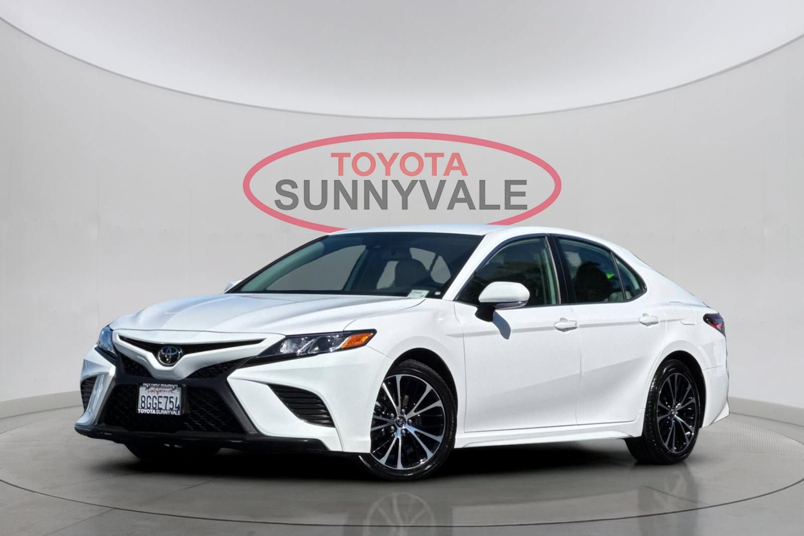 Certified 2019 Toyota Camry SE w/ Convenience Package FWD image 2