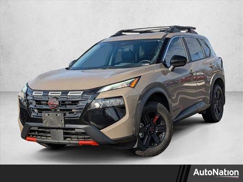 Used 2025 Nissan Rogue SV image 1